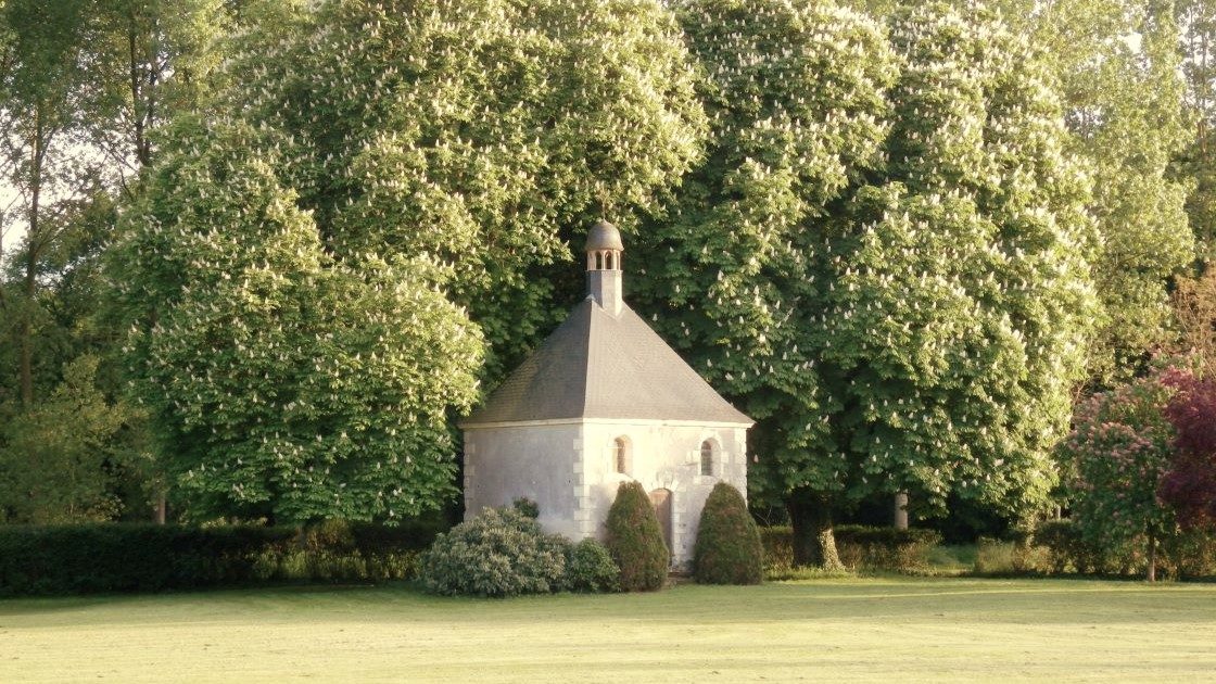 Chateau La Mothaye - appartement Loire vakantiehuis - chapel sunset