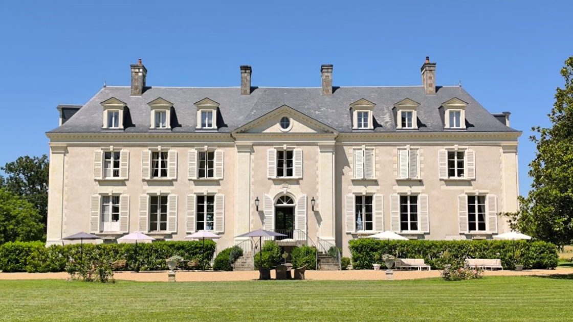 Chateau la Mothaye - park voorzijde 02 - gite kasteelovernachting loire frankrijk